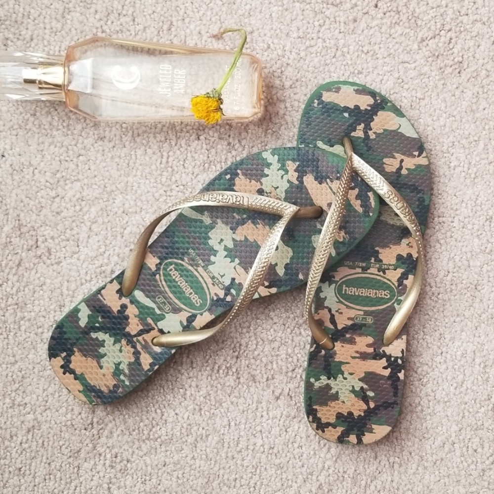 Camouflage Havaianas flip flops